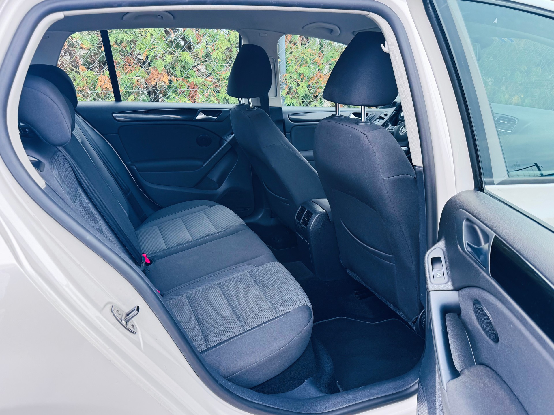 VW Golf 1.2 TSI BlueMotion Technology Team DSG-image-12