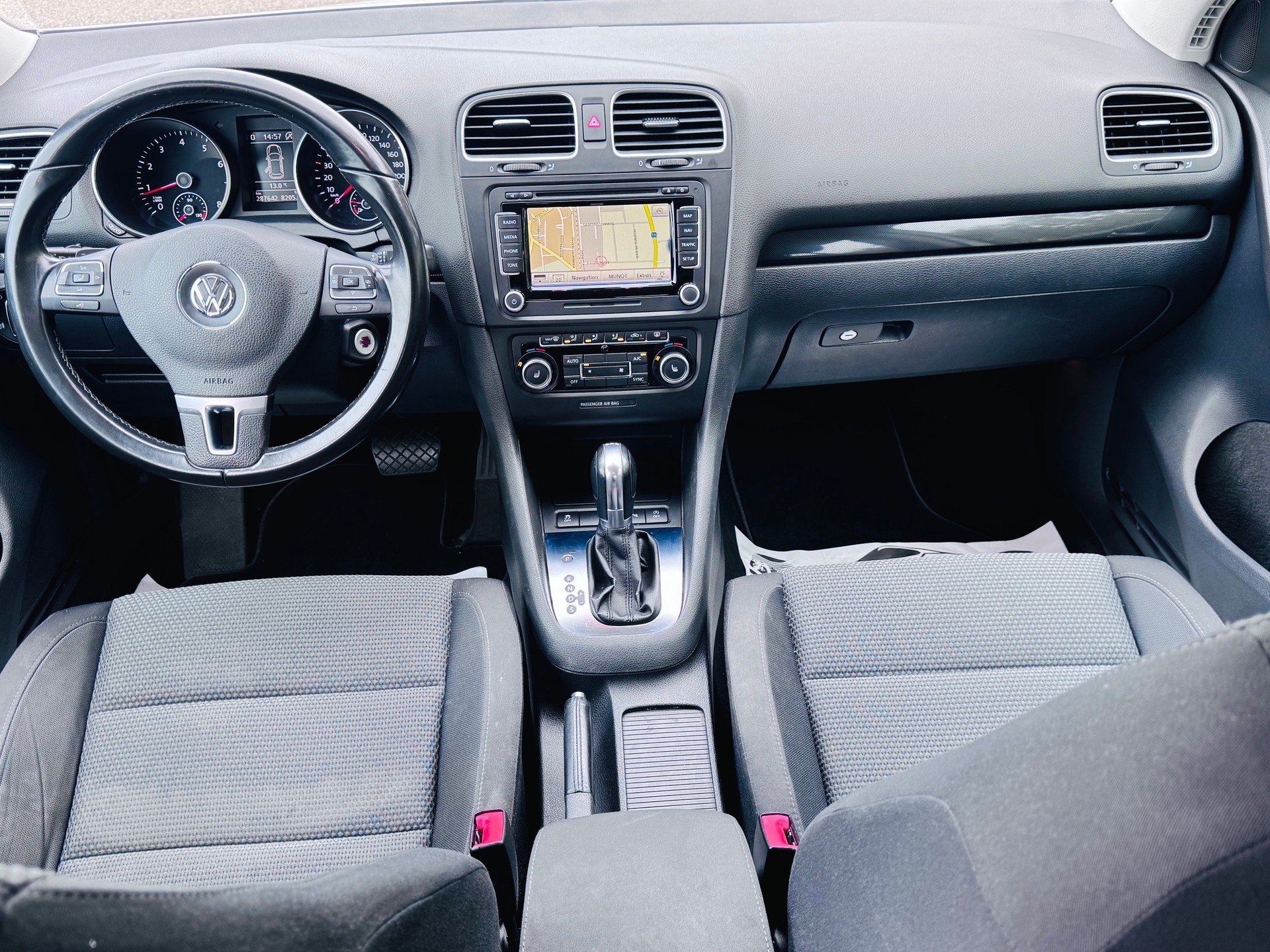 VW Golf 1.2 TSI BlueMotion Technology Team DSG-image-8