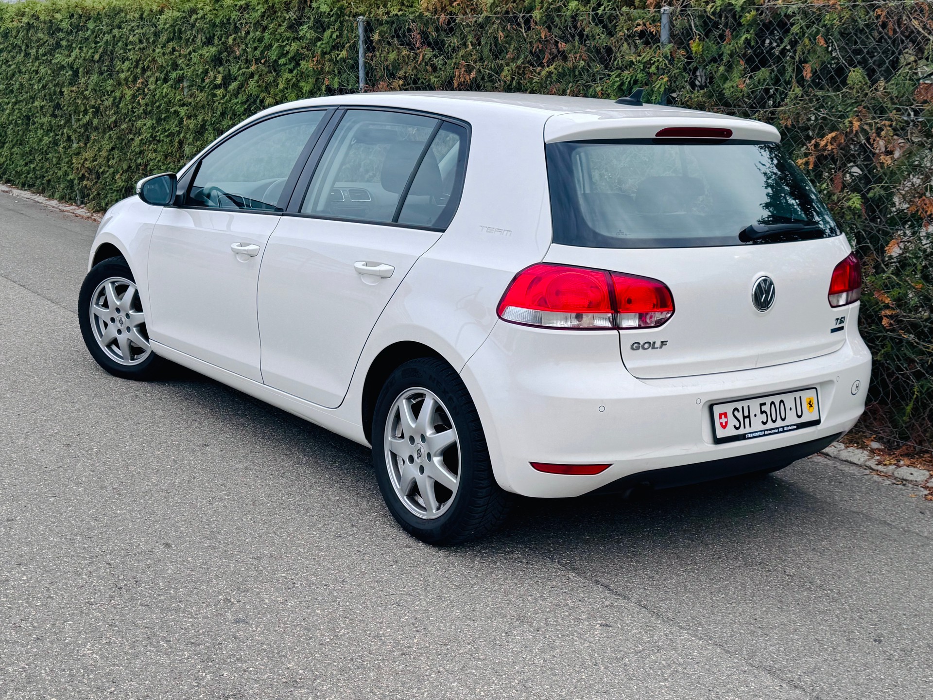VW Golf 1.2 TSI BlueMotion Technology Team DSG-image-4