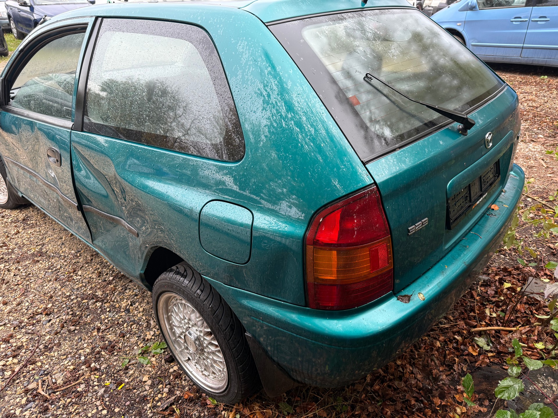MAZDA 323 P 1.3i-16V LX-image-6