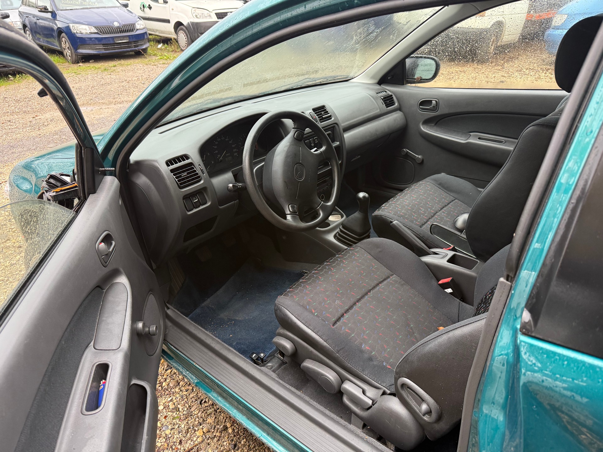 MAZDA 323 P 1.3i-16V LX-image-10