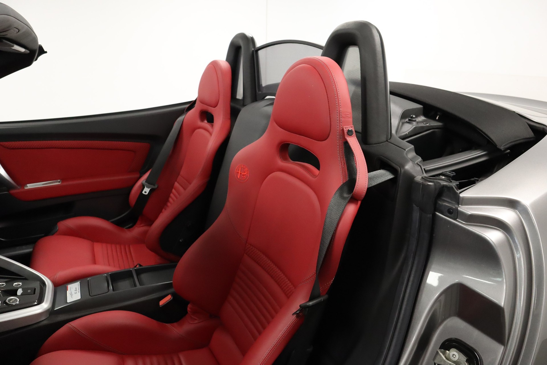 ALFA ROMEO 8C Spider-image-8
