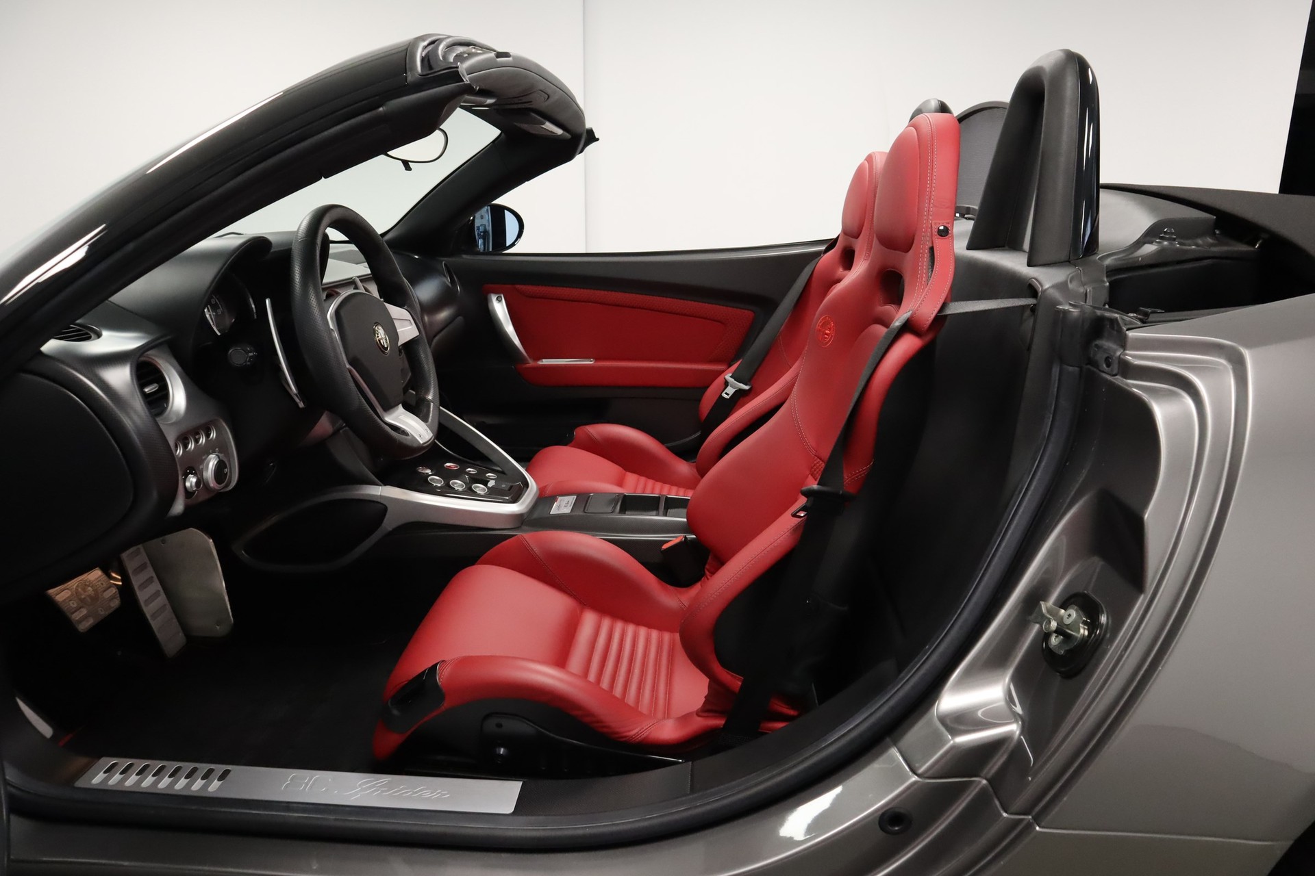 ALFA ROMEO 8C Spider-image-5