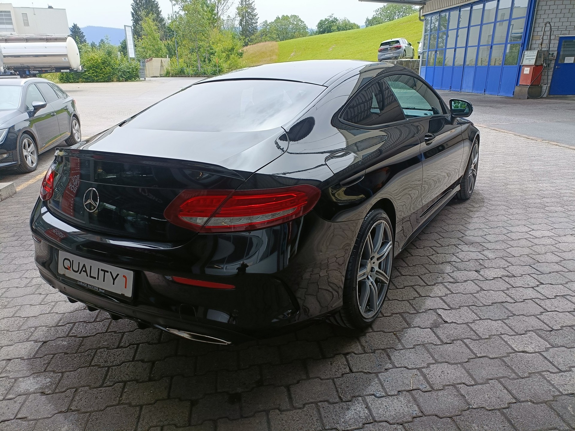 MERCEDES-BENZ C 200 AMG Line Coupé 7G-Tronic-image-2