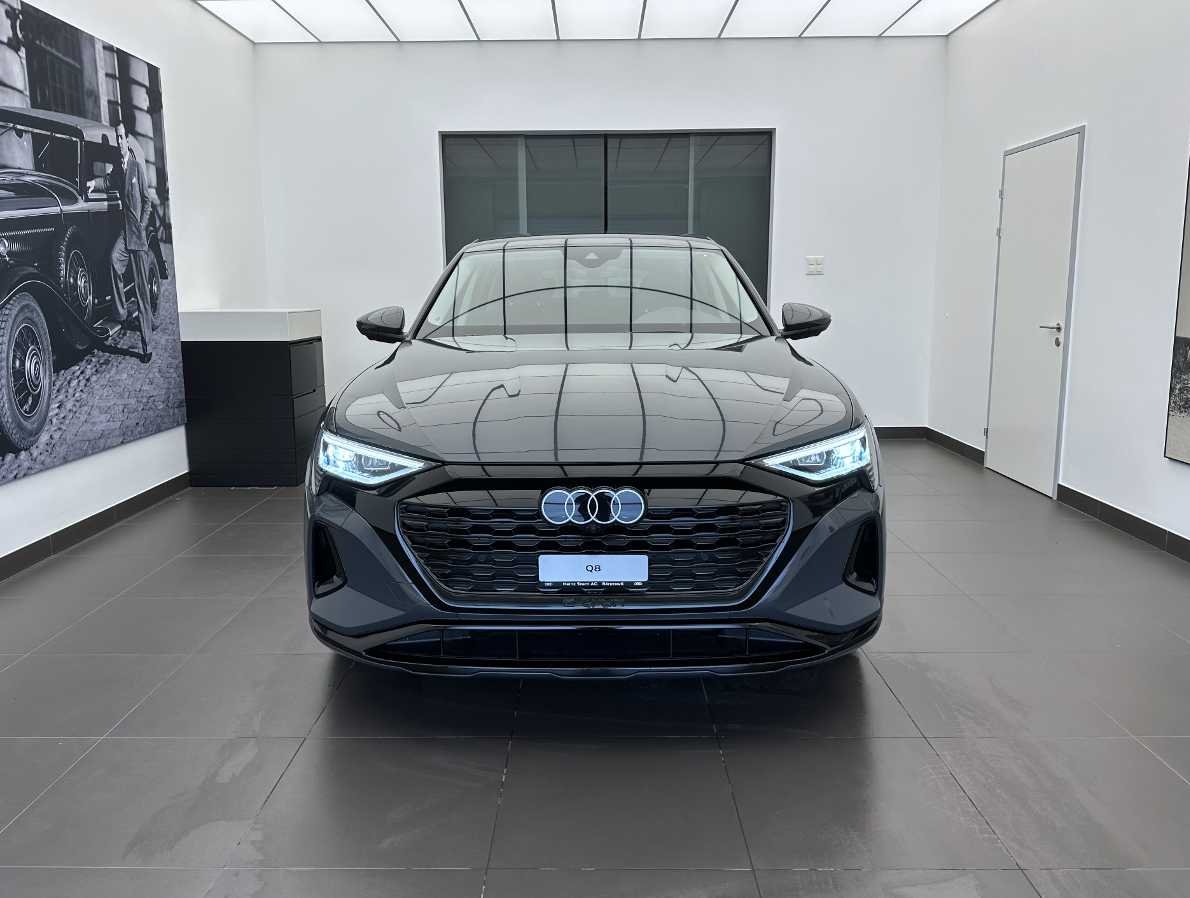 AUDI Q8 55 e-tron advanced quattro-image-1