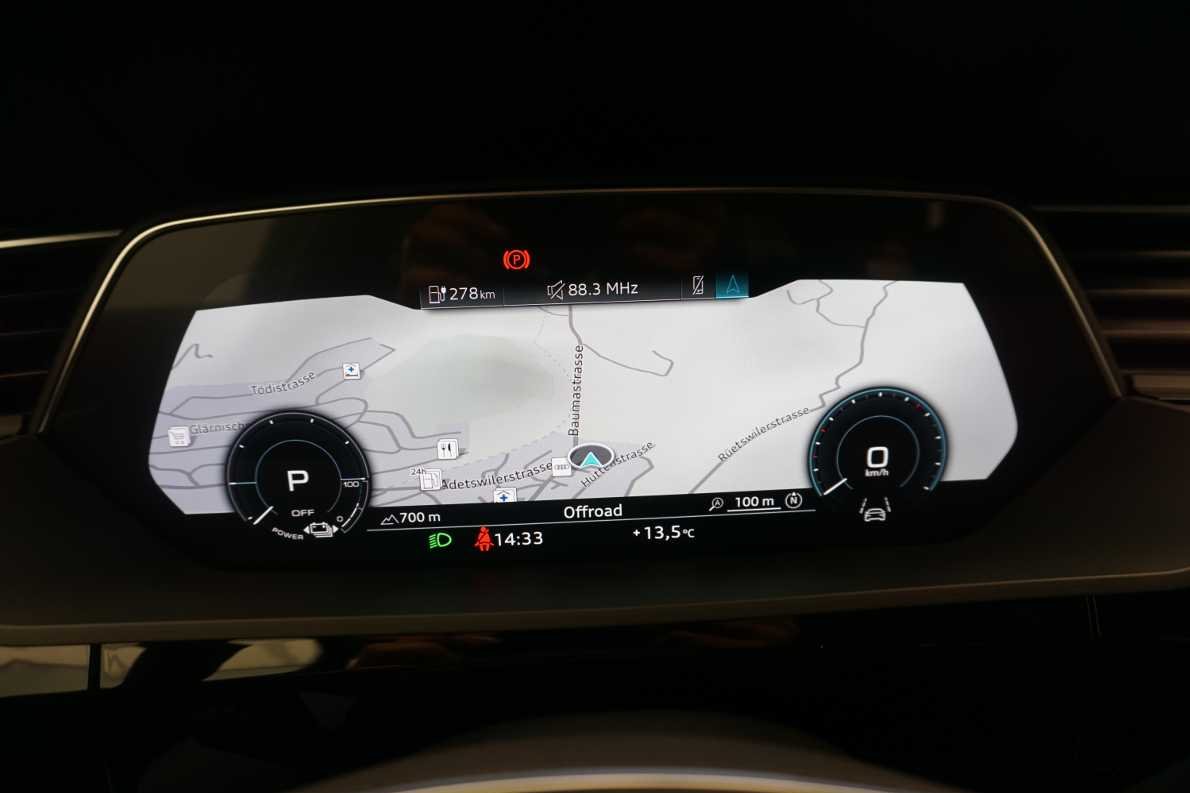 AUDI Q8 55 e-tron advanced quattro-image-9