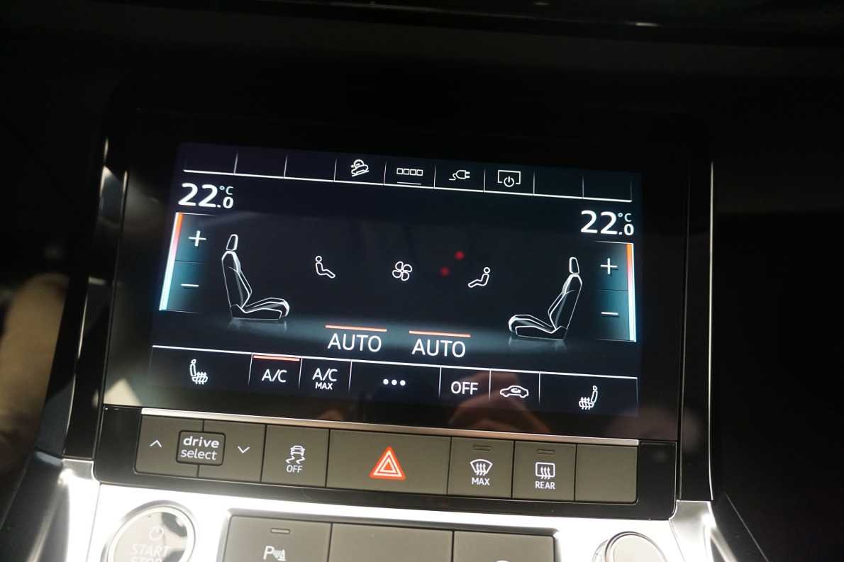 AUDI Q8 55 e-tron advanced quattro-image-11