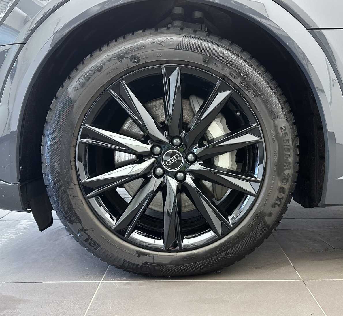 AUDI Q8 55 e-tron advanced quattro-image-2