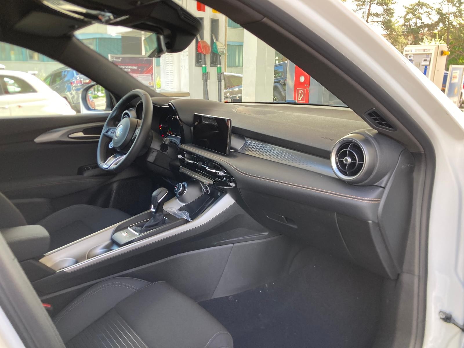 ALFA ROMEO Tonale 1.3 Plug-in-Hybrid Q4 Sprint Edition-image-2