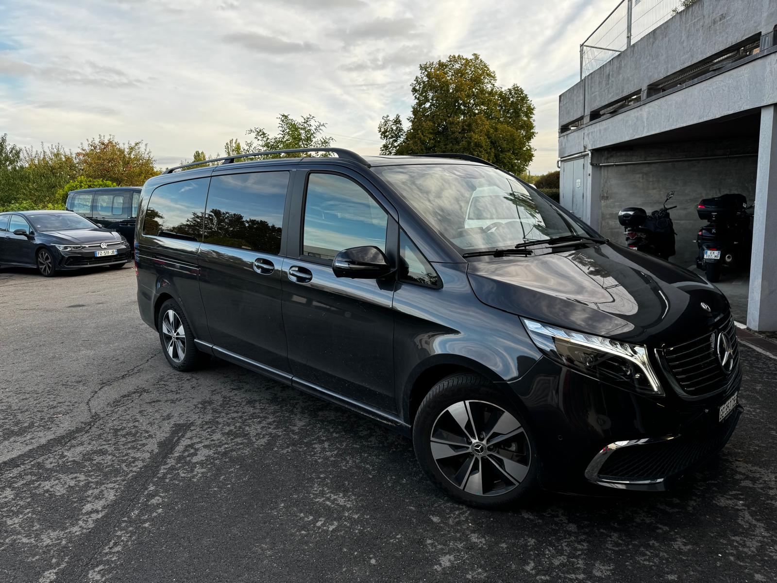 MERCEDES-BENZ EQV 300 extralang-image-1