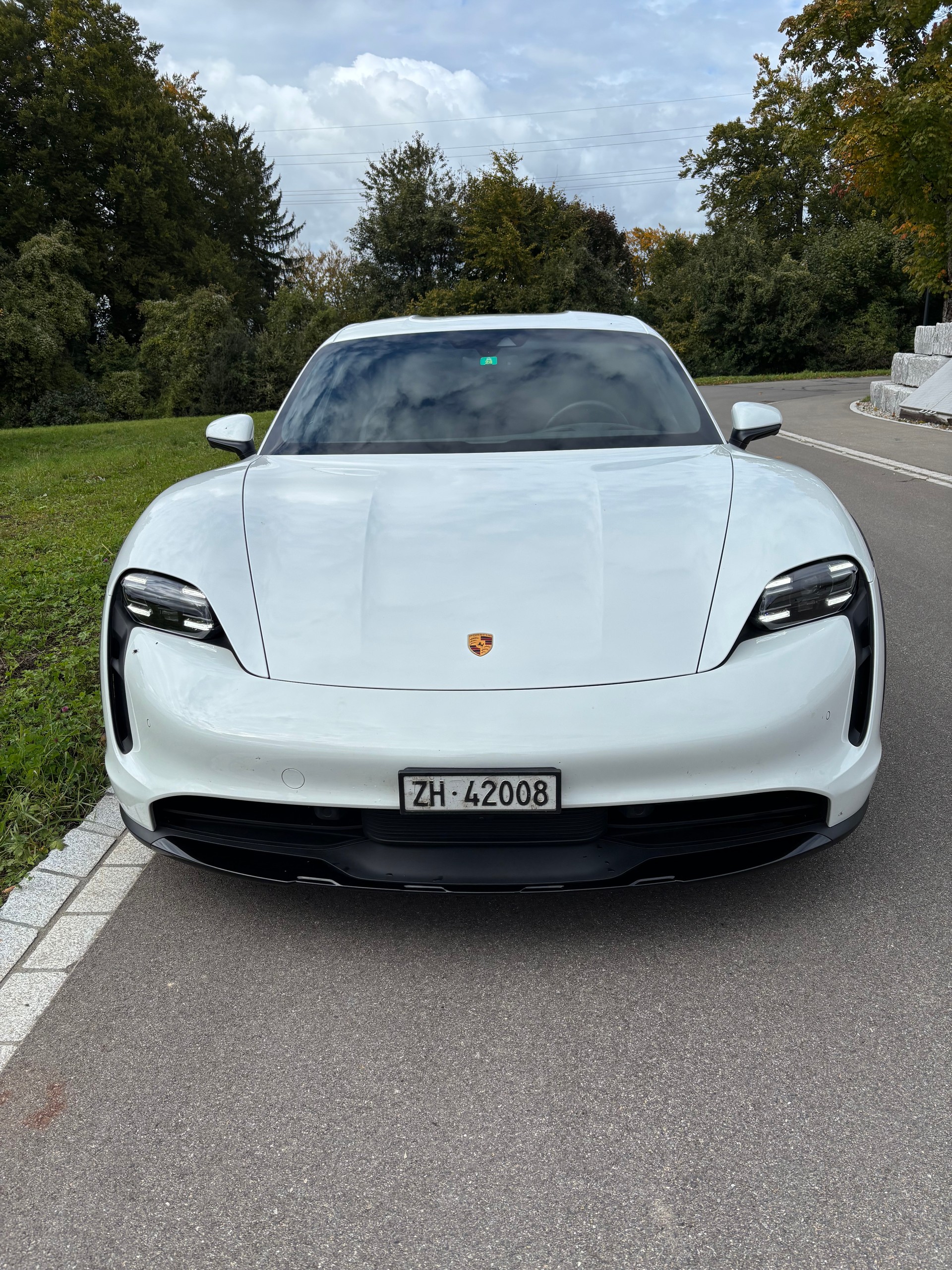 PORSCHE 4 Cross Turismo-image-1