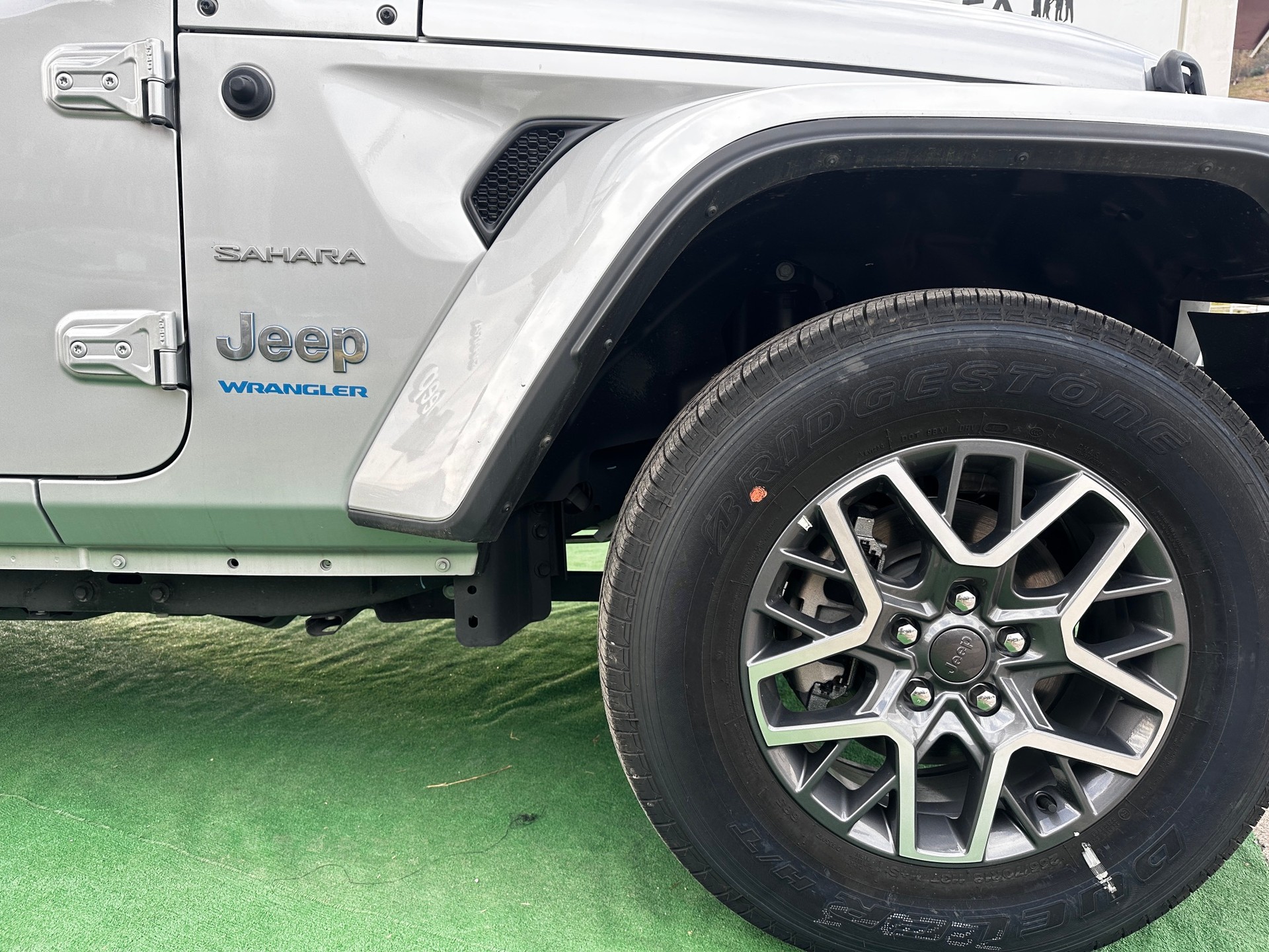 JEEP Wrangler 2.0 PHEV Unlimited Sahara DT Automatic-image-6