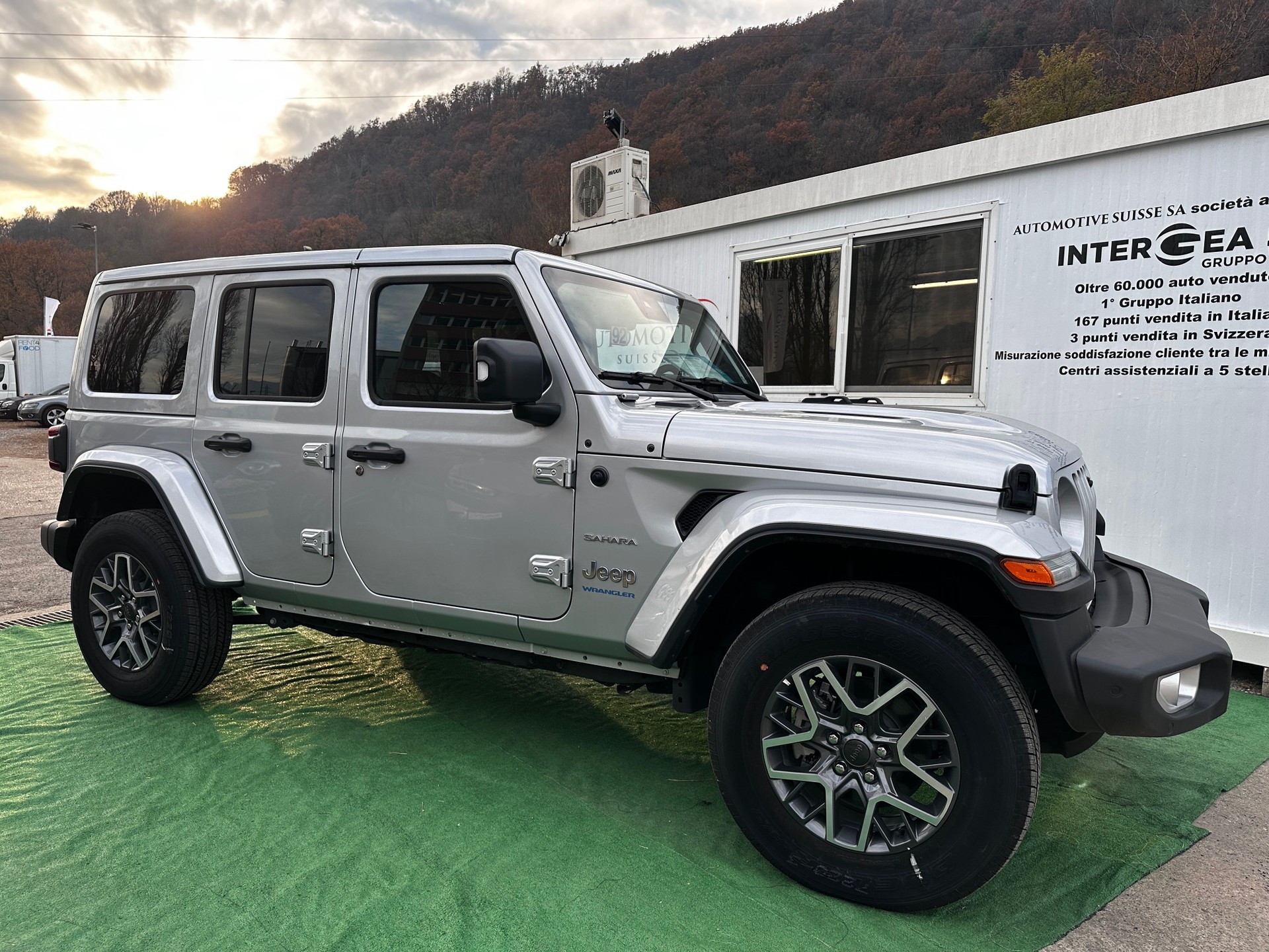 JEEP Wrangler 2.0 PHEV Unlimited Sahara DT Automatic-image-2