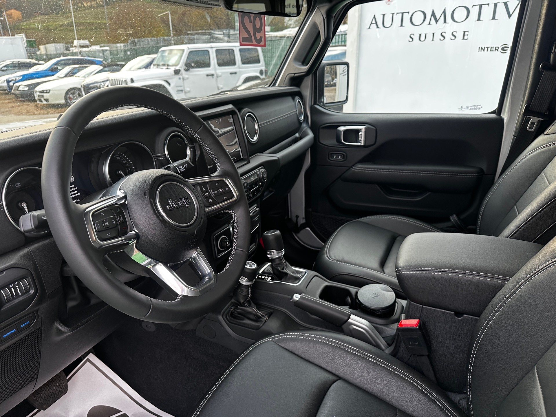 JEEP Wrangler 2.0 PHEV Unlimited Sahara DT Automatic-image-9