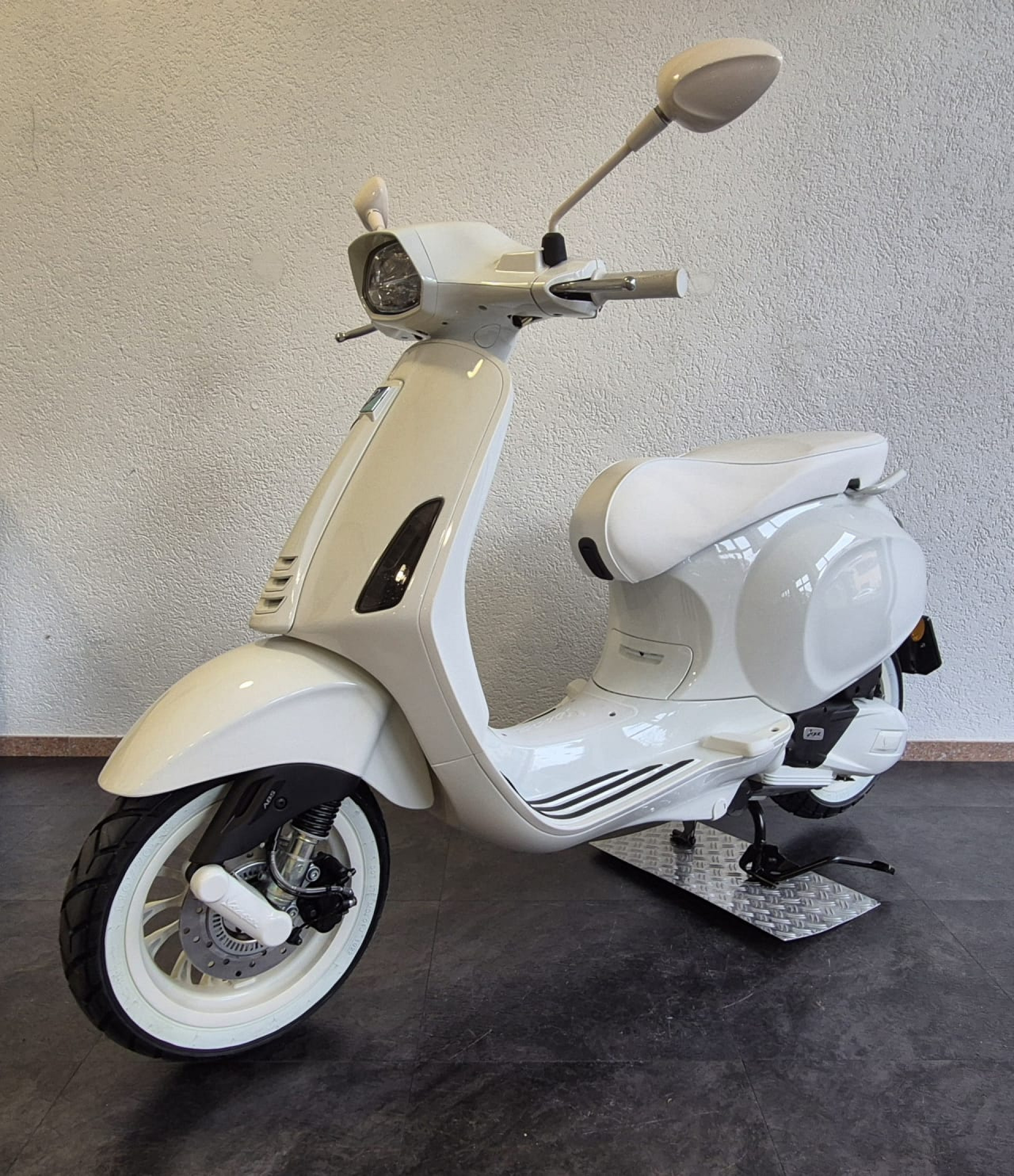 PIAGGIO Vespa Sprint 125 Justin Bieber X-showroom-element-1