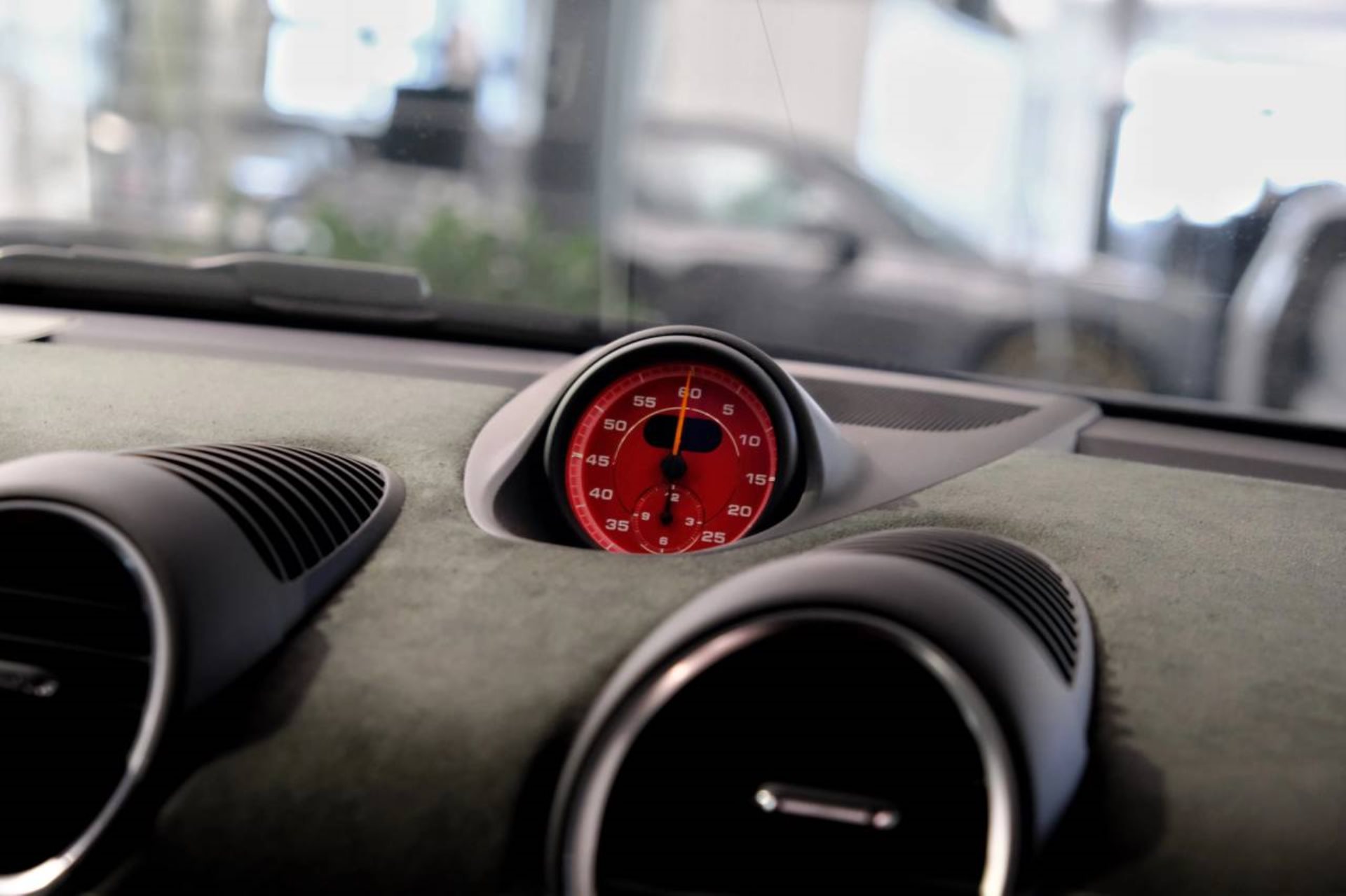 PORSCHE 718 Spyder RS-image-15