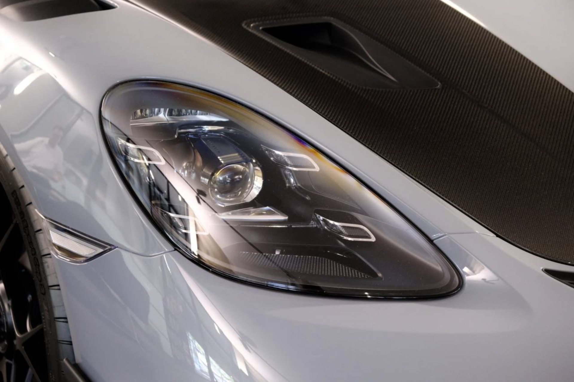PORSCHE 718 Spyder RS-image-9