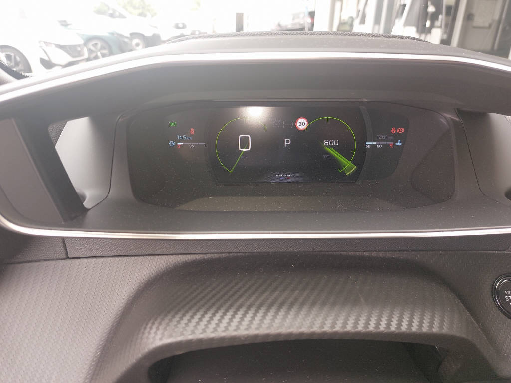PEUGEOT 2008 1.2 PureTech 130 GT-image-5