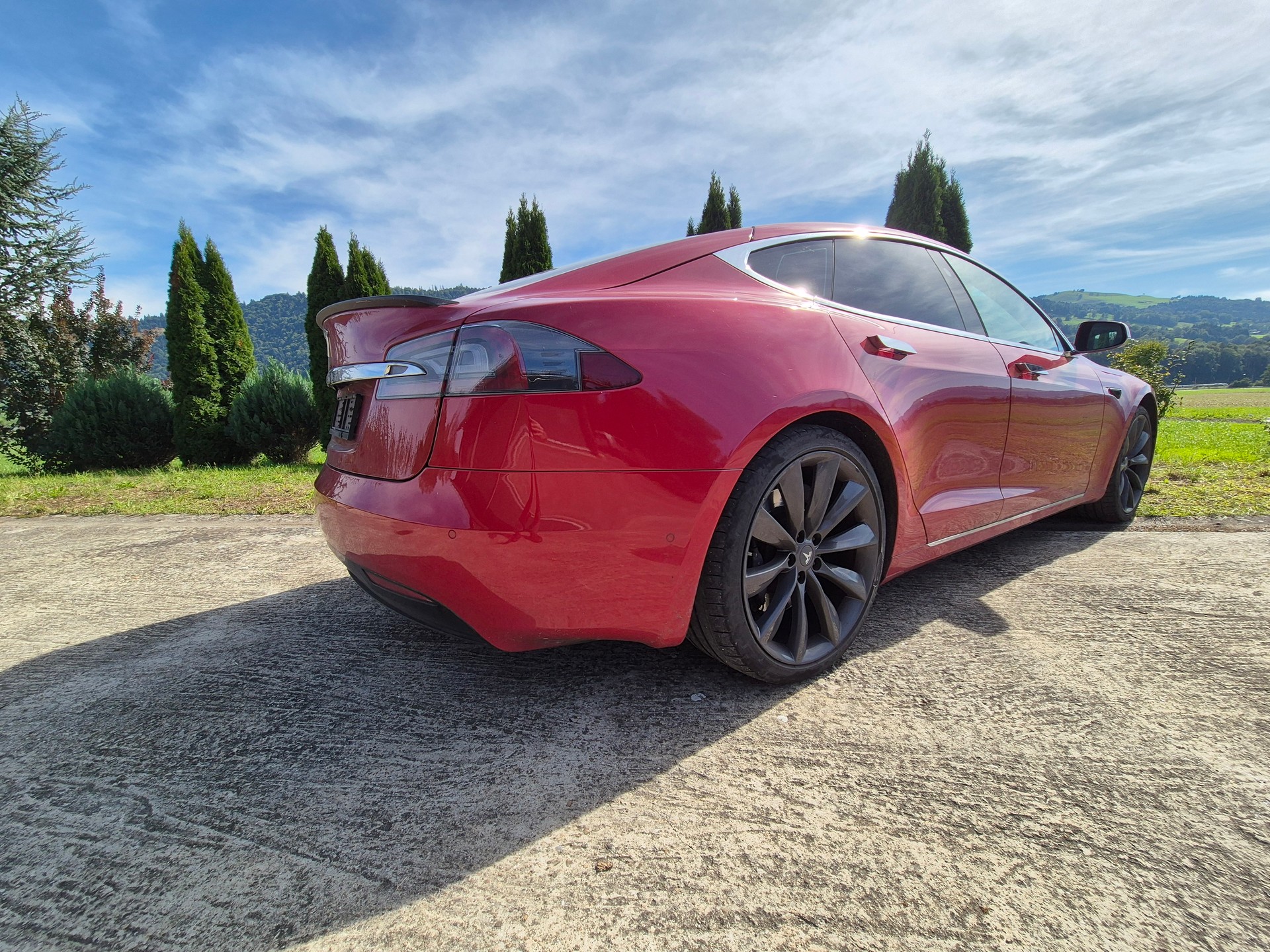 TESLA Model S-image-5