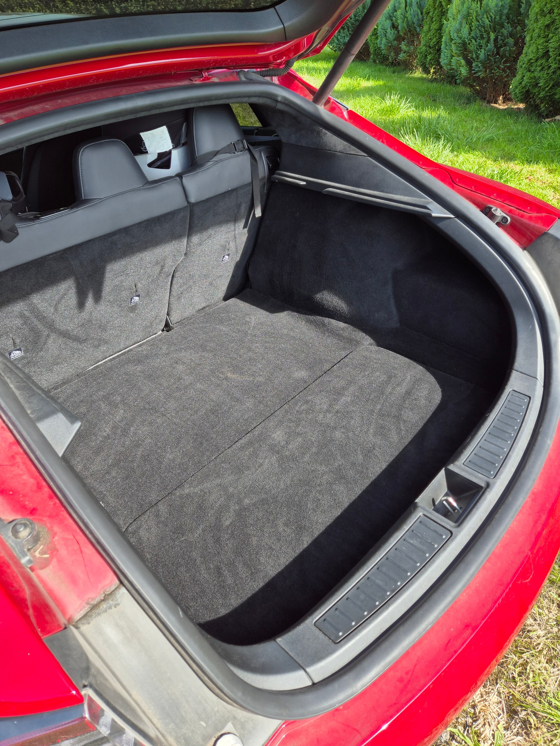 TESLA Model S-image-7