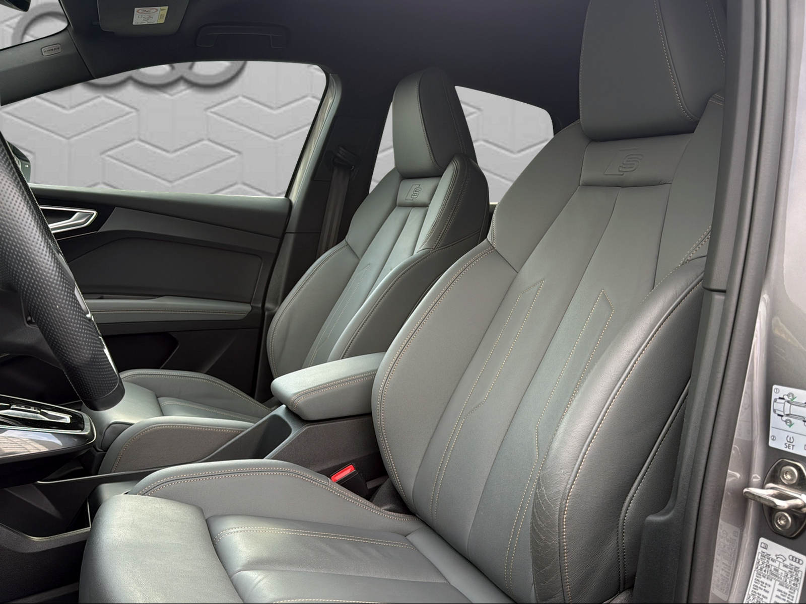 AUDI Q4 Sportback e-tron 50 quattro-image-6