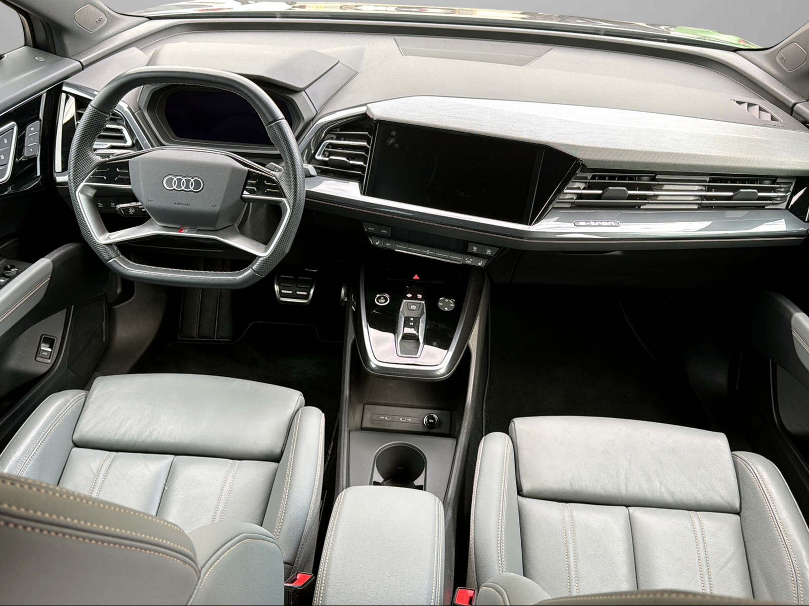 AUDI Q4 Sportback e-tron 50 quattro-image-9