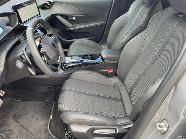 PEUGEOT 208 1.2 MHEV 145 GT-image-5