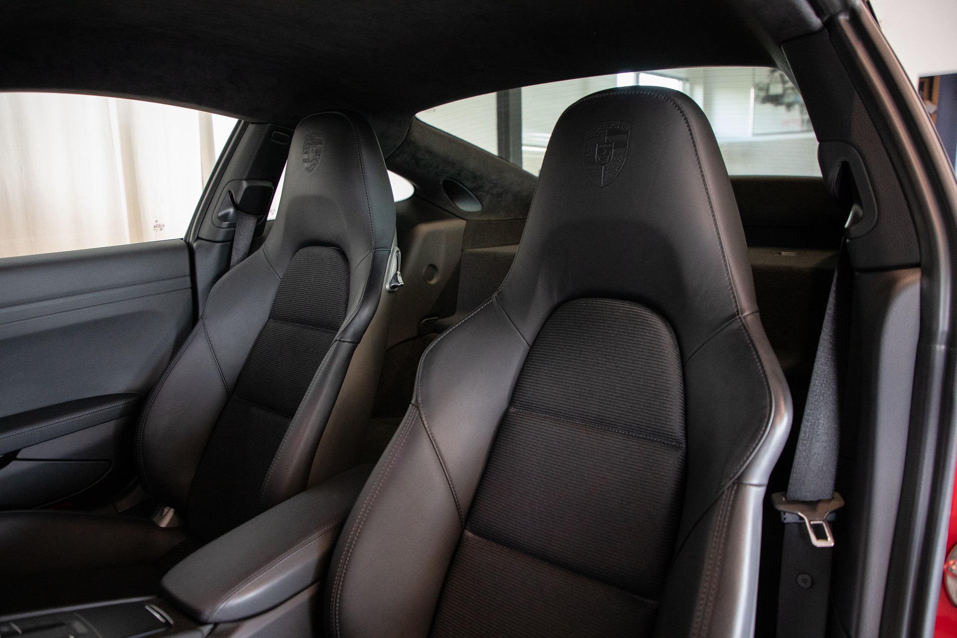 PORSCHE 911 GT3 Touring-image-31