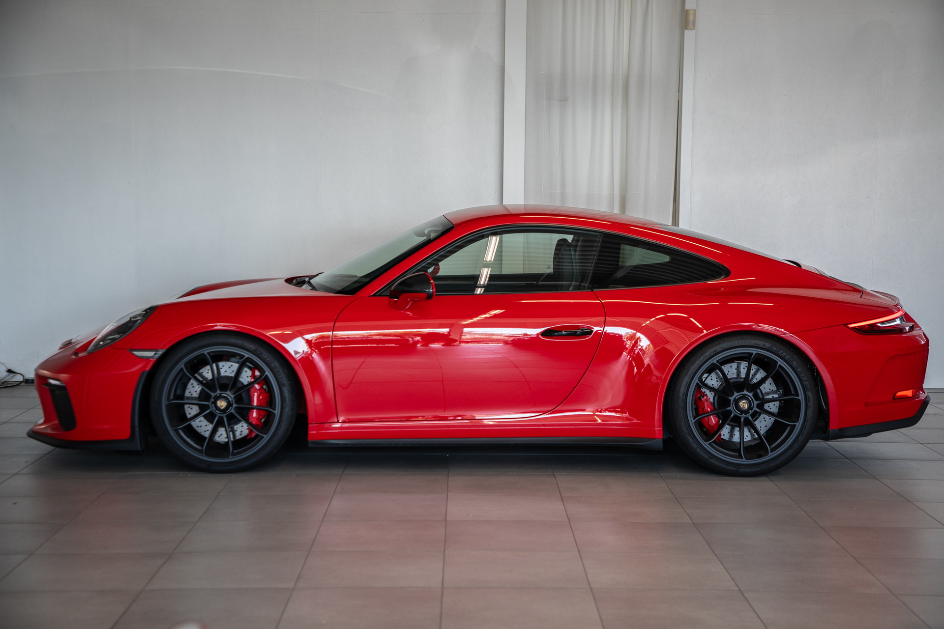 PORSCHE 911 GT3 Touring-image-16