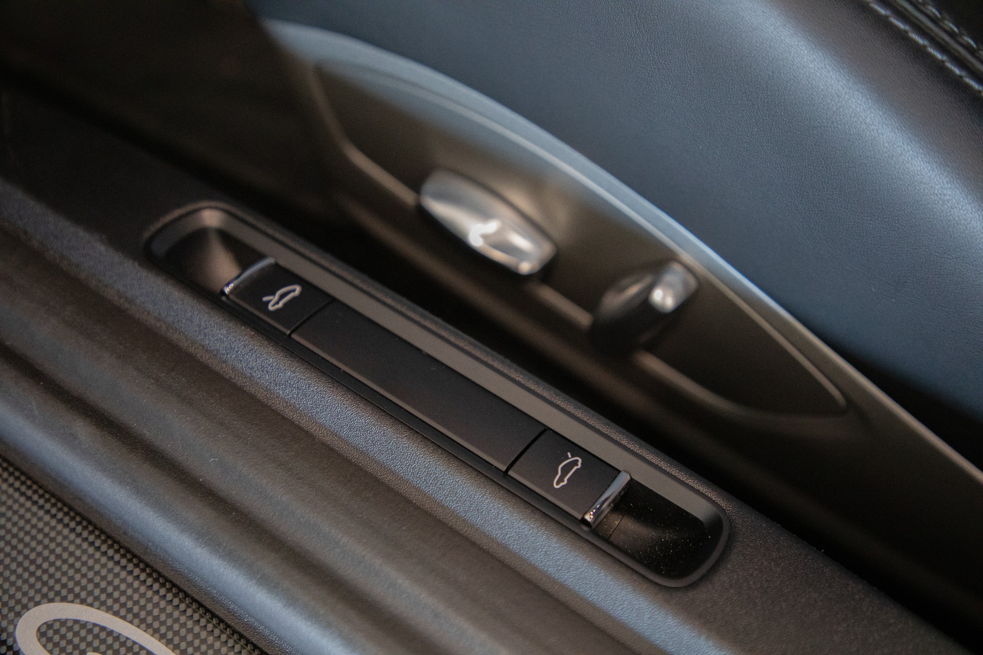 PORSCHE 911 GT3 Touring-image-19