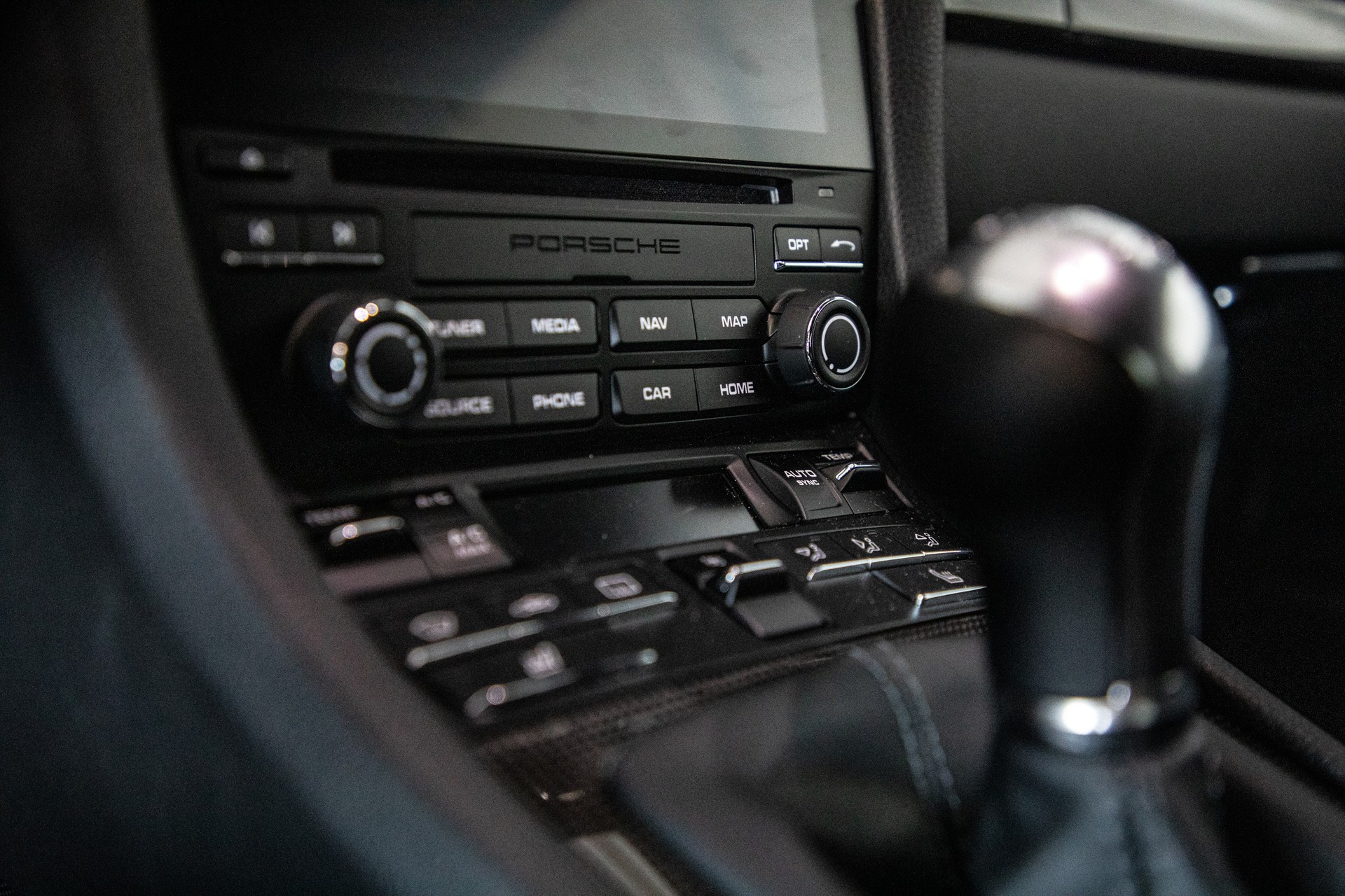 PORSCHE 911 GT3 Touring-image-25