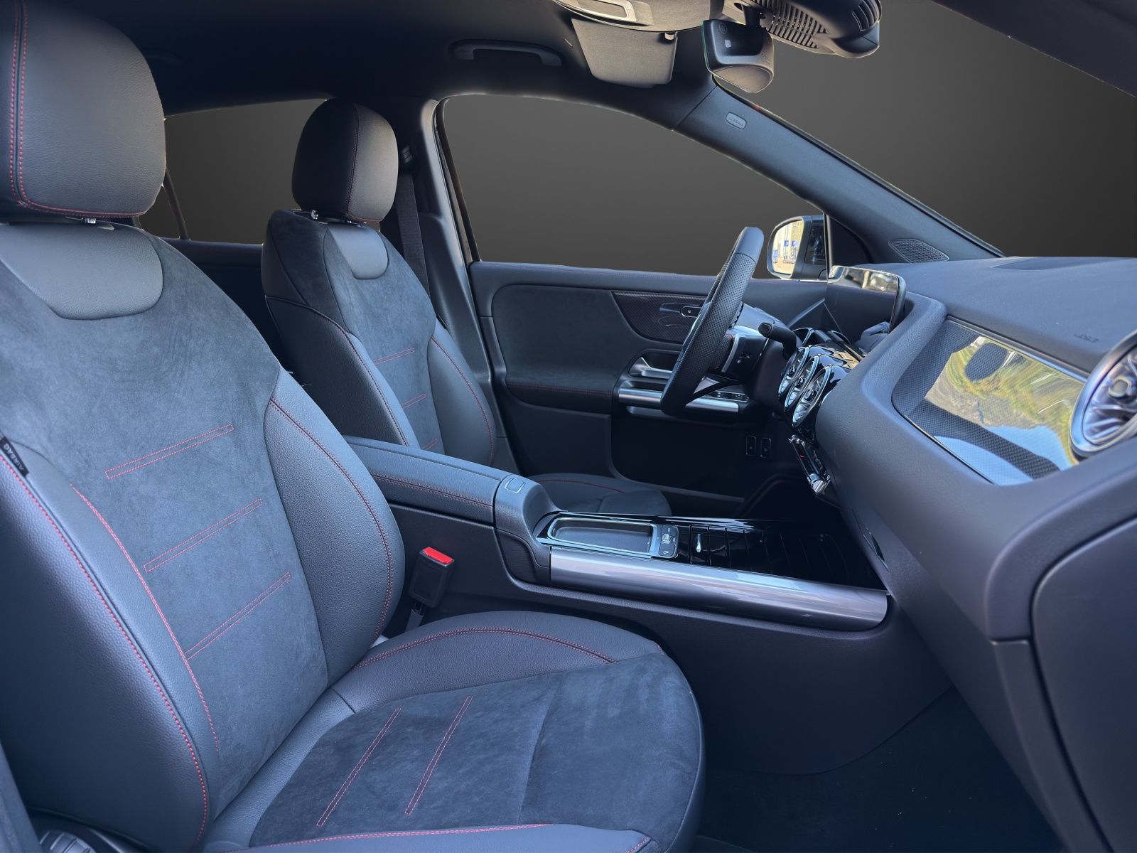 MERCEDES-BENZ GLA 250 e 8G-DCT EQ Star-image-11