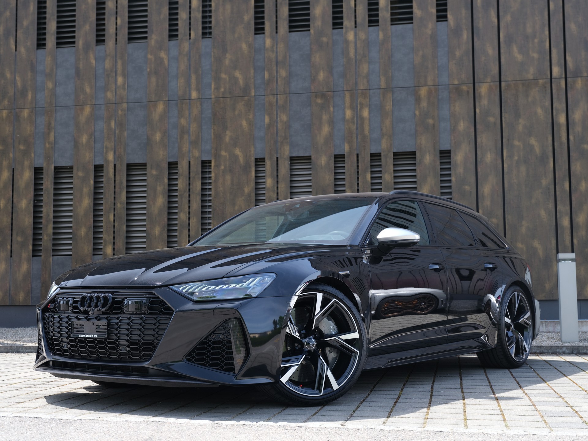 AUDI RS6 Avant 4.0 TFSI V8 quattro-showroom-element-1