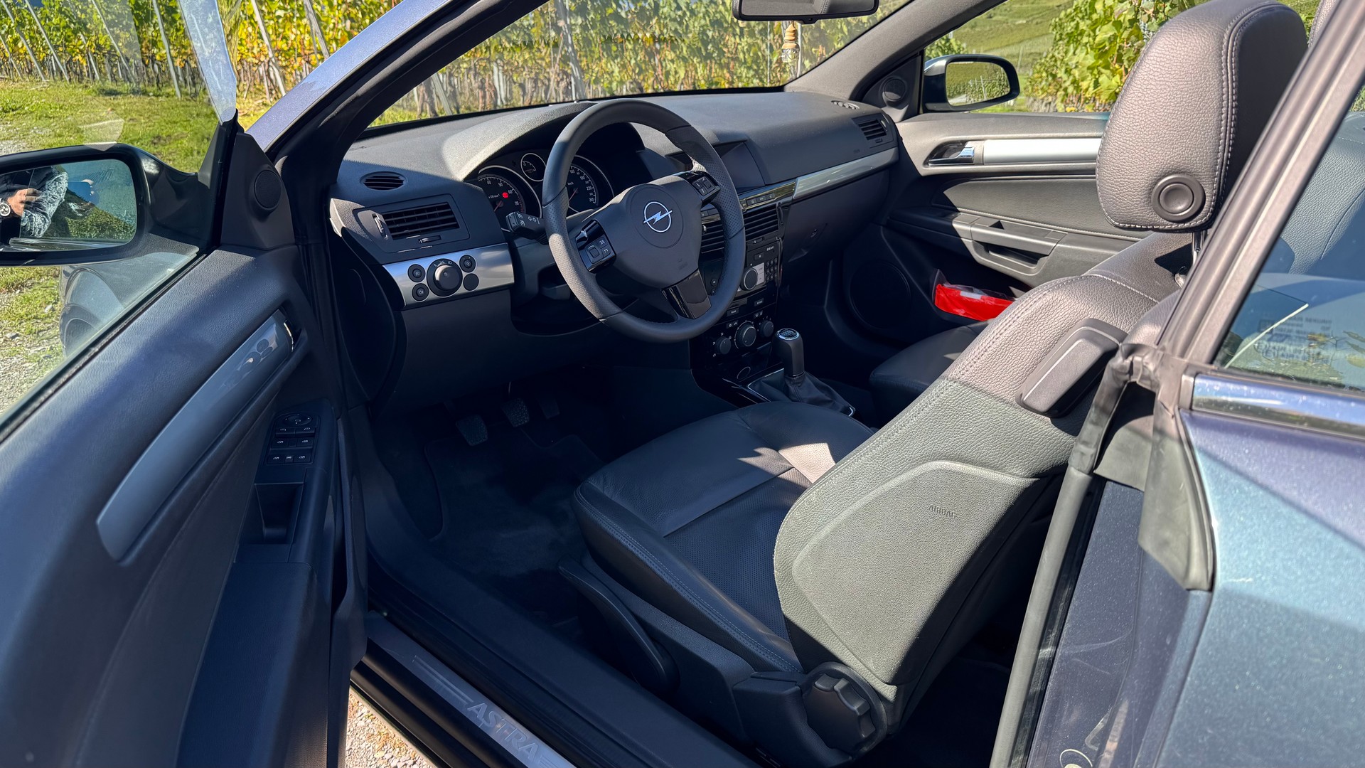 OPEL Astra TT 1.6i 16V Turbo Cosmo-image-4