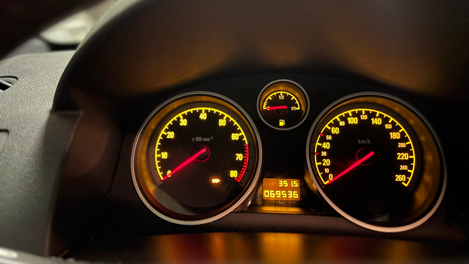 OPEL Astra TT 1.6i 16V Turbo Cosmo-image-10