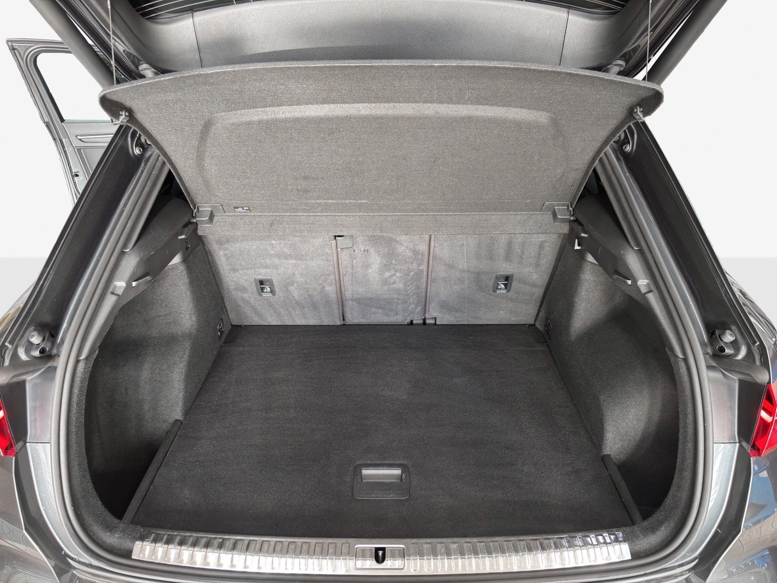 AUDI Q3 40 TFSI S line quattro S-tronic-image-12