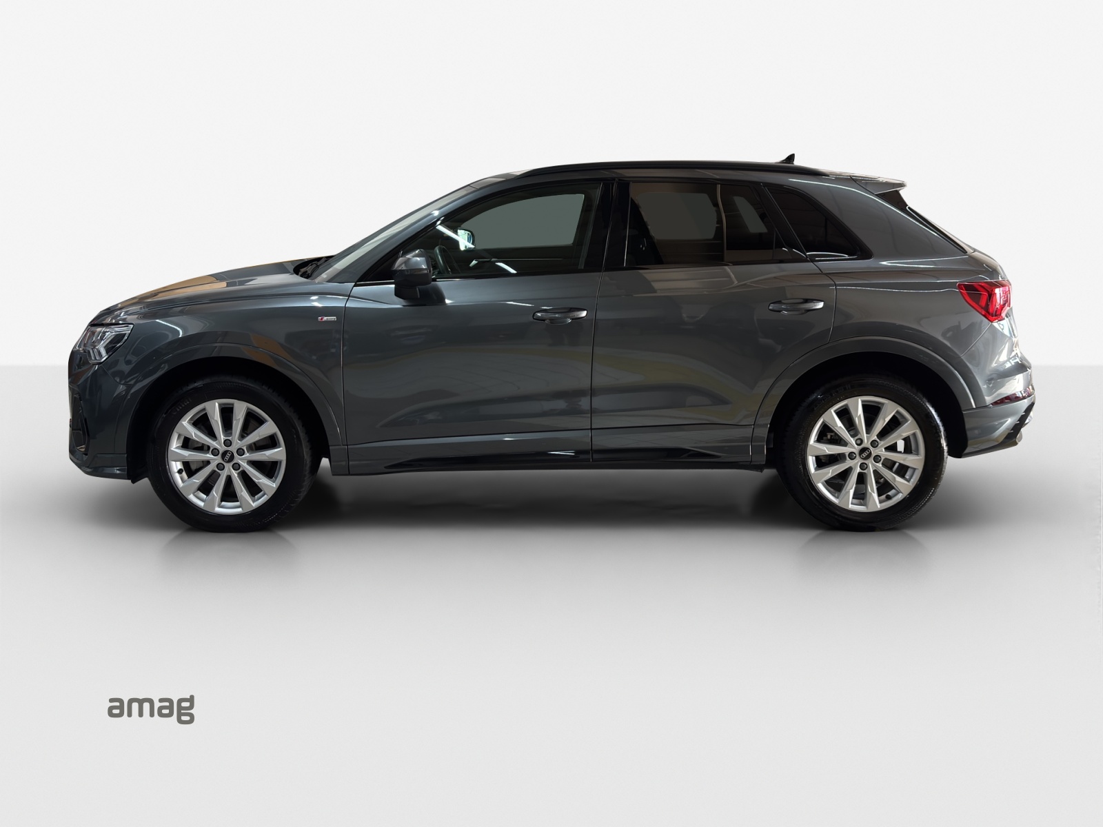 AUDI Q3 40 TFSI S line quattro S-tronic-image-1
