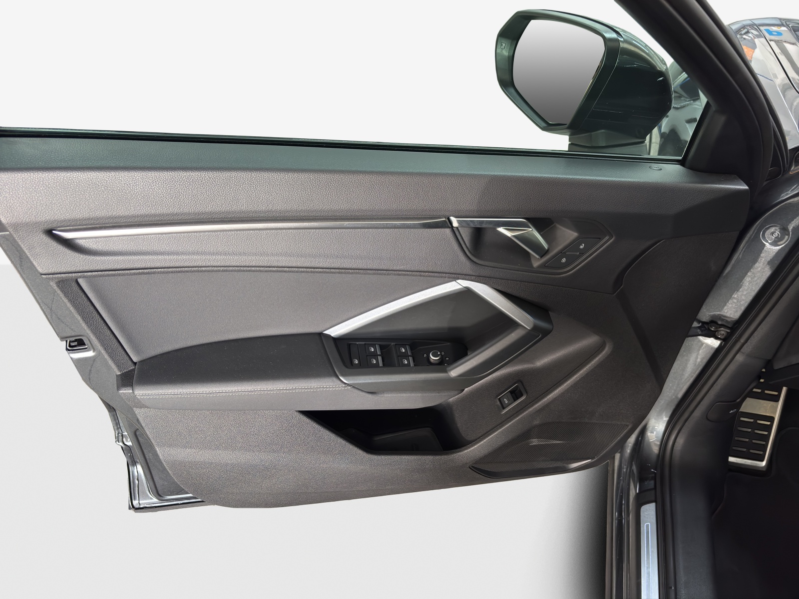 AUDI Q3 40 TFSI S line quattro S-tronic-image-15