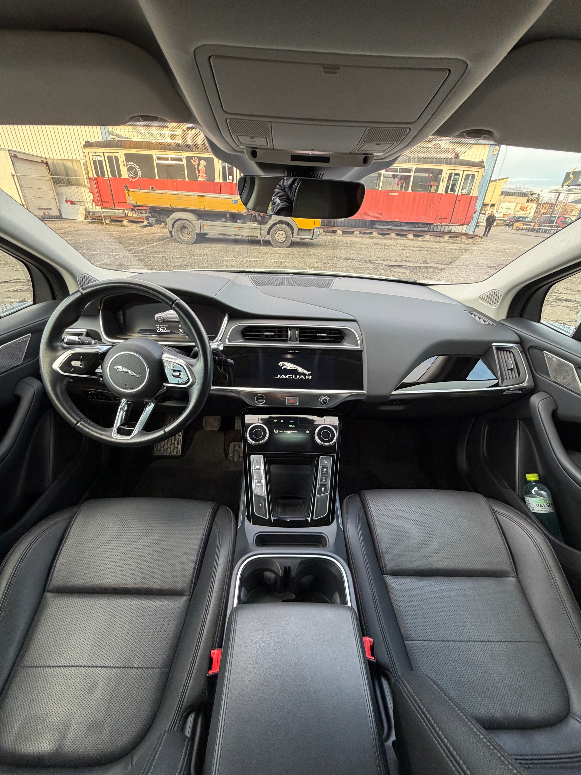 JAGUAR I-PACE EV400 S AWD - Top Angebot!-image-10
