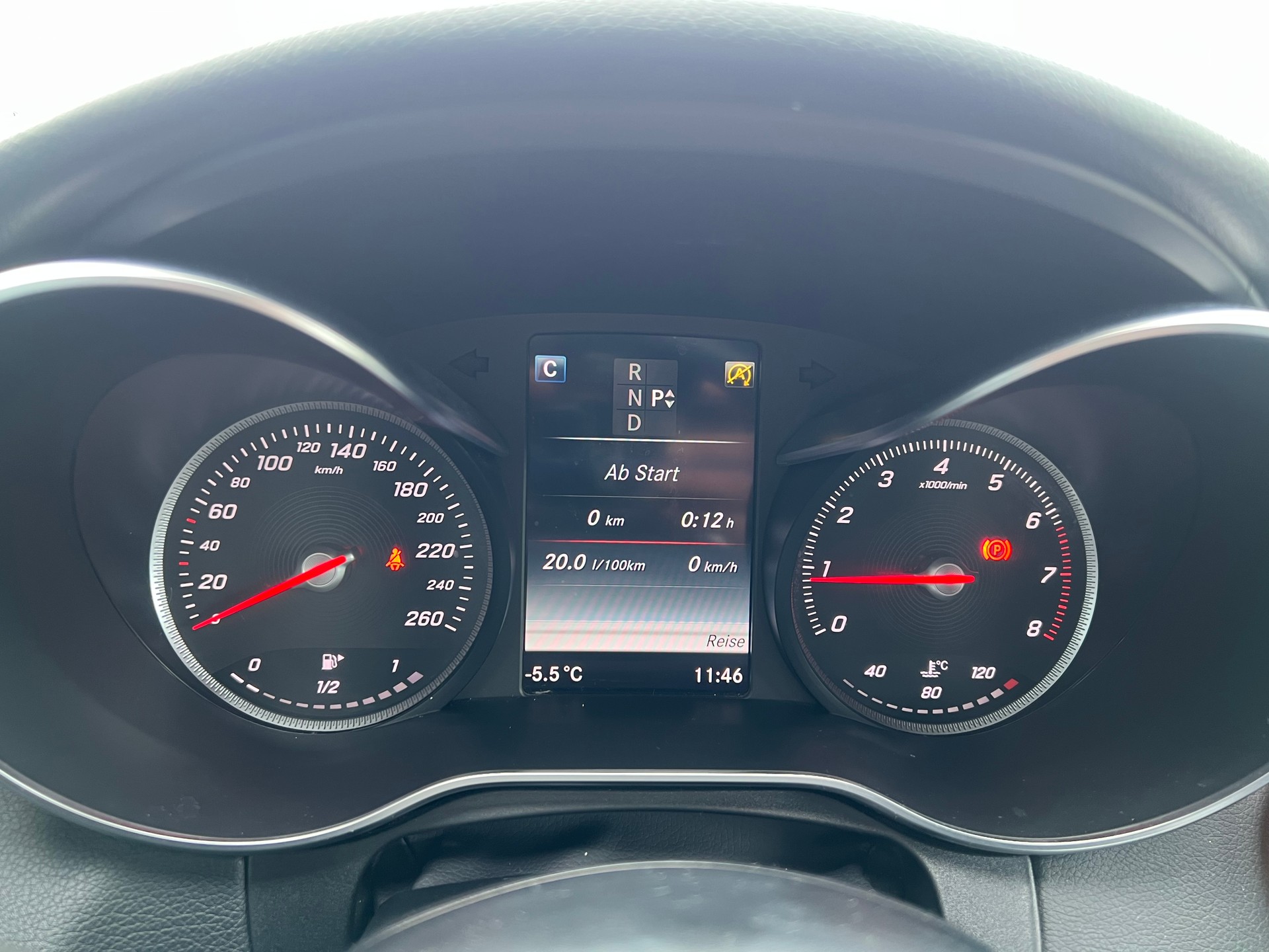 MERCEDES-BENZ C 180 Avantgarde 9G-Tronic-image-12