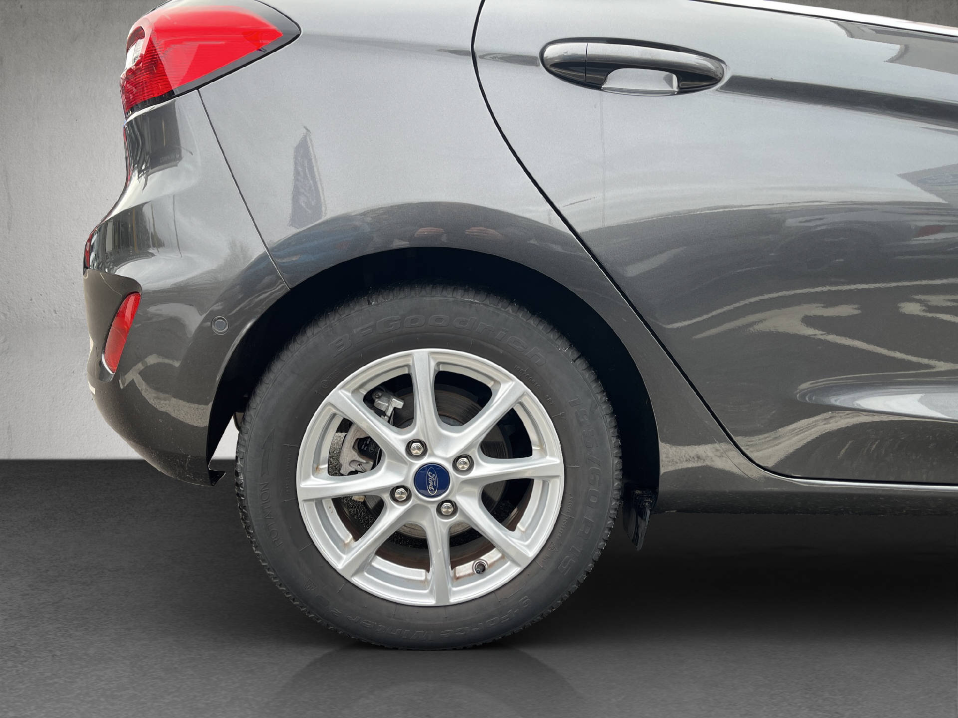 FORD Fiesta 1.0 EcoB Hybrid Titanium-image-24