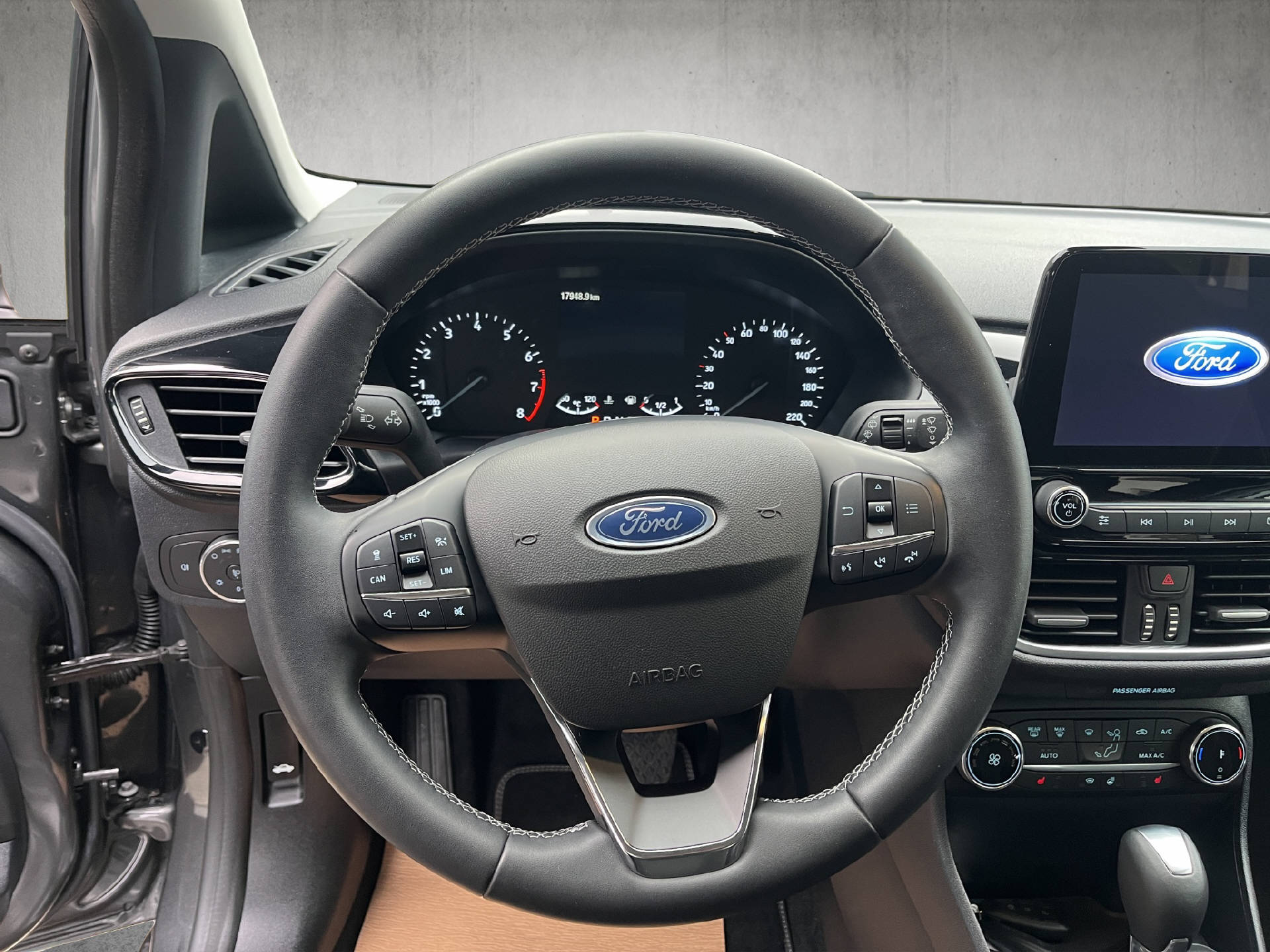 FORD Fiesta 1.0 EcoB Hybrid Titanium-image-10
