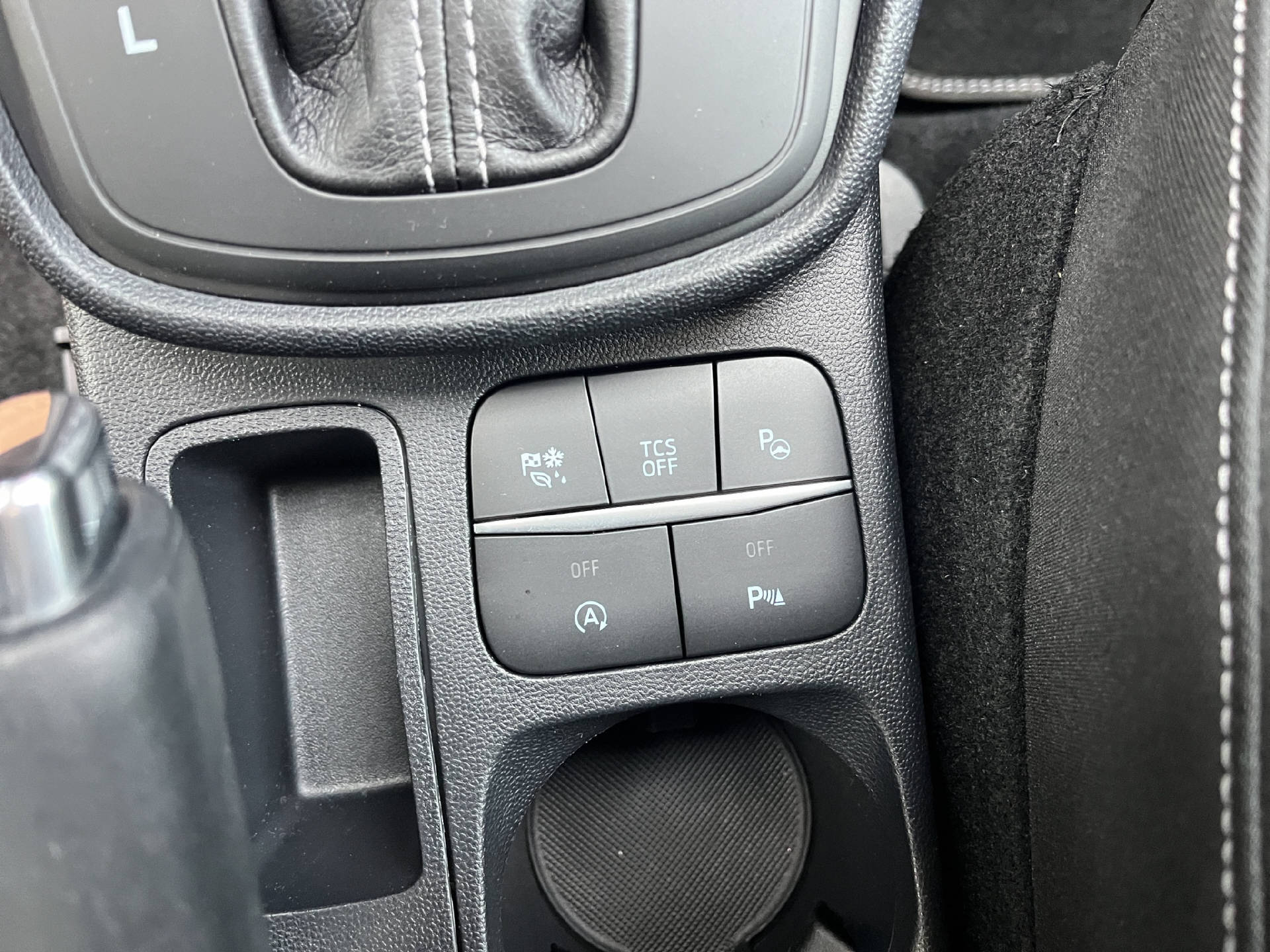FORD Fiesta 1.0 EcoB Hybrid Titanium-image-29
