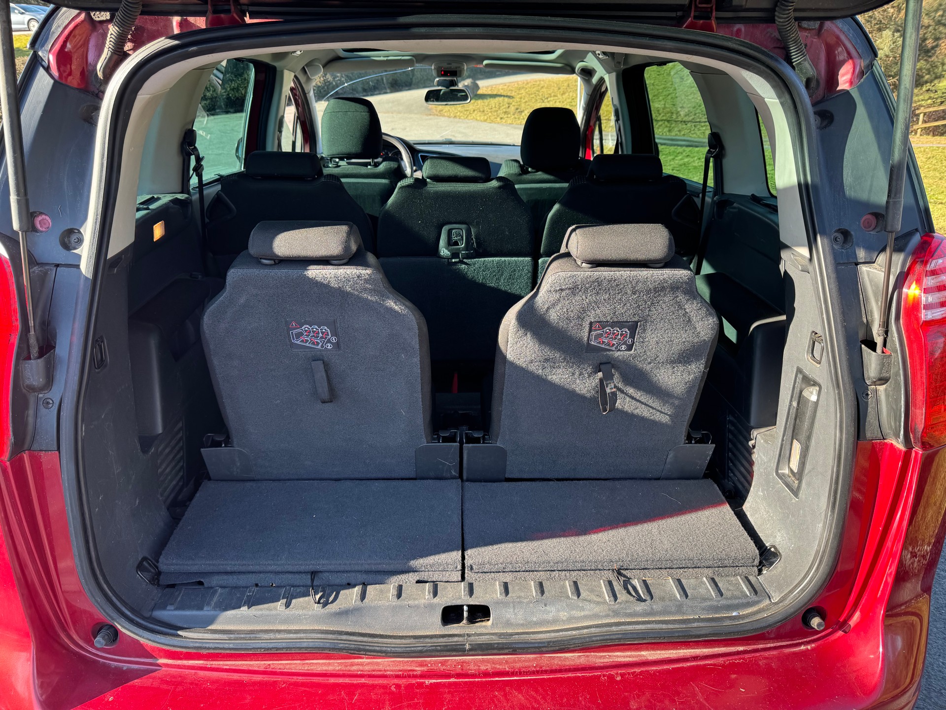 PEUGEOT 5008 2.0 HDI Business 7 Sitzplätz-image-5