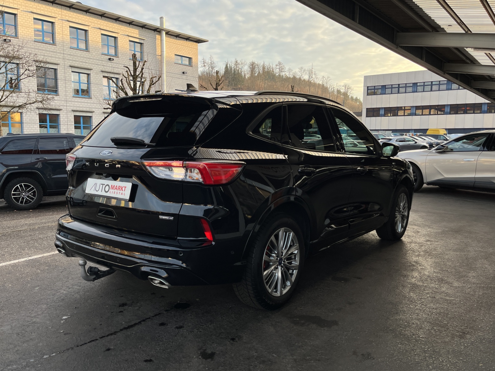 FORD Kuga 2.5 FHEV ST-Line X 4WD-image-4