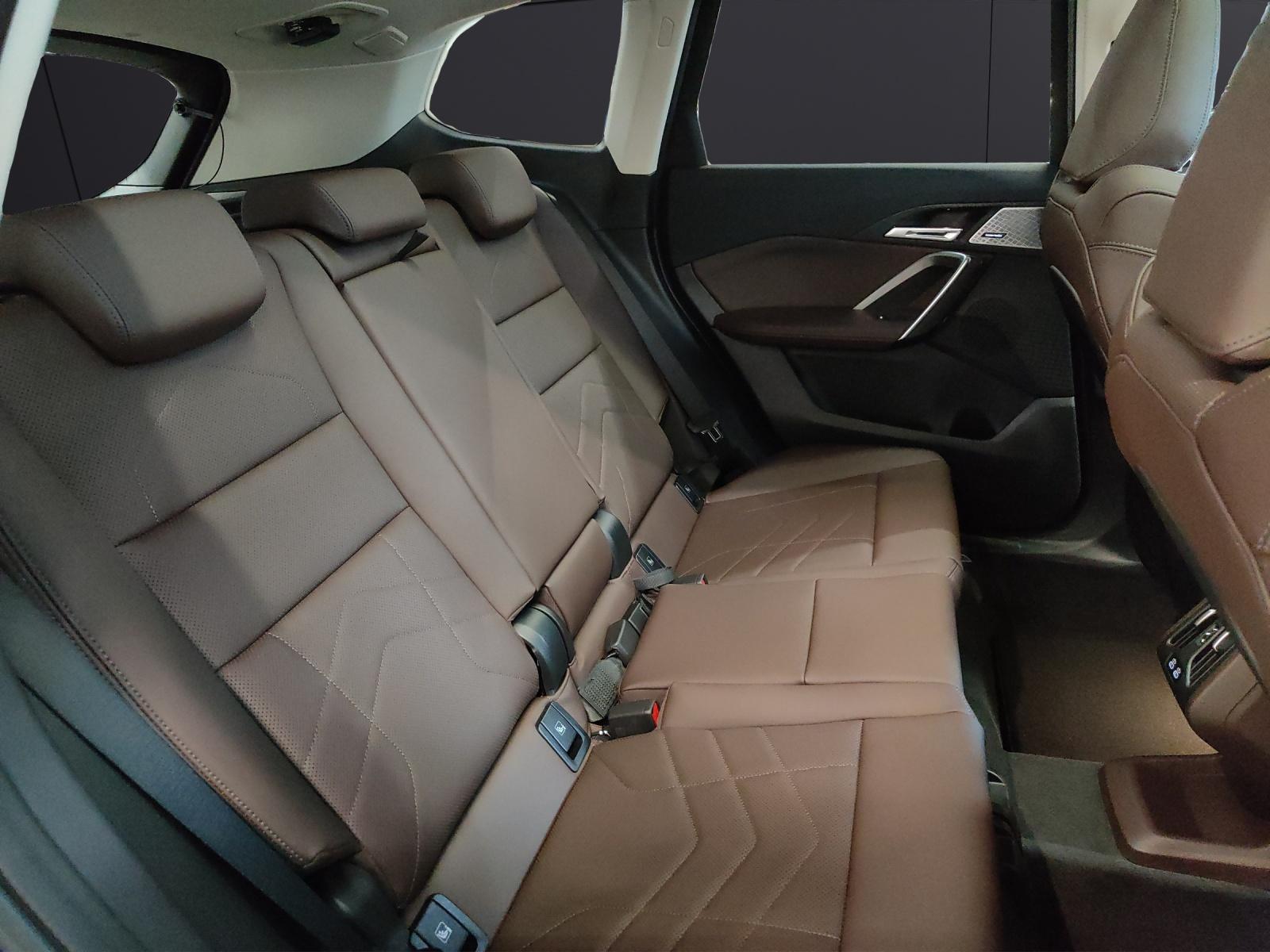 BMW X1 20i sDrive-image-16