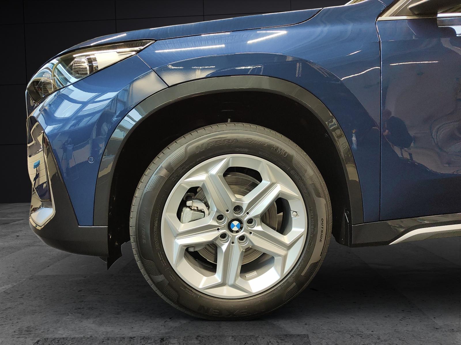 BMW X1 20i sDrive-image-4