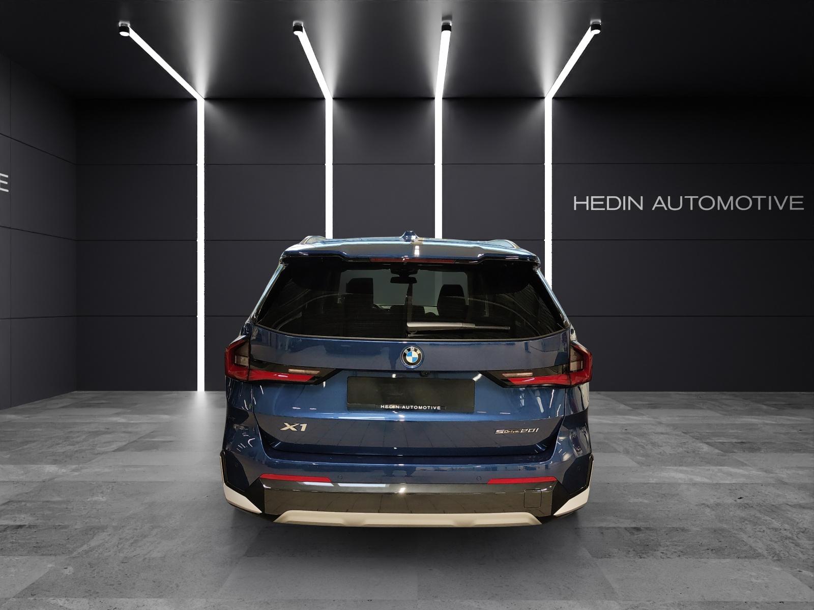 BMW X1 20i sDrive-image-11