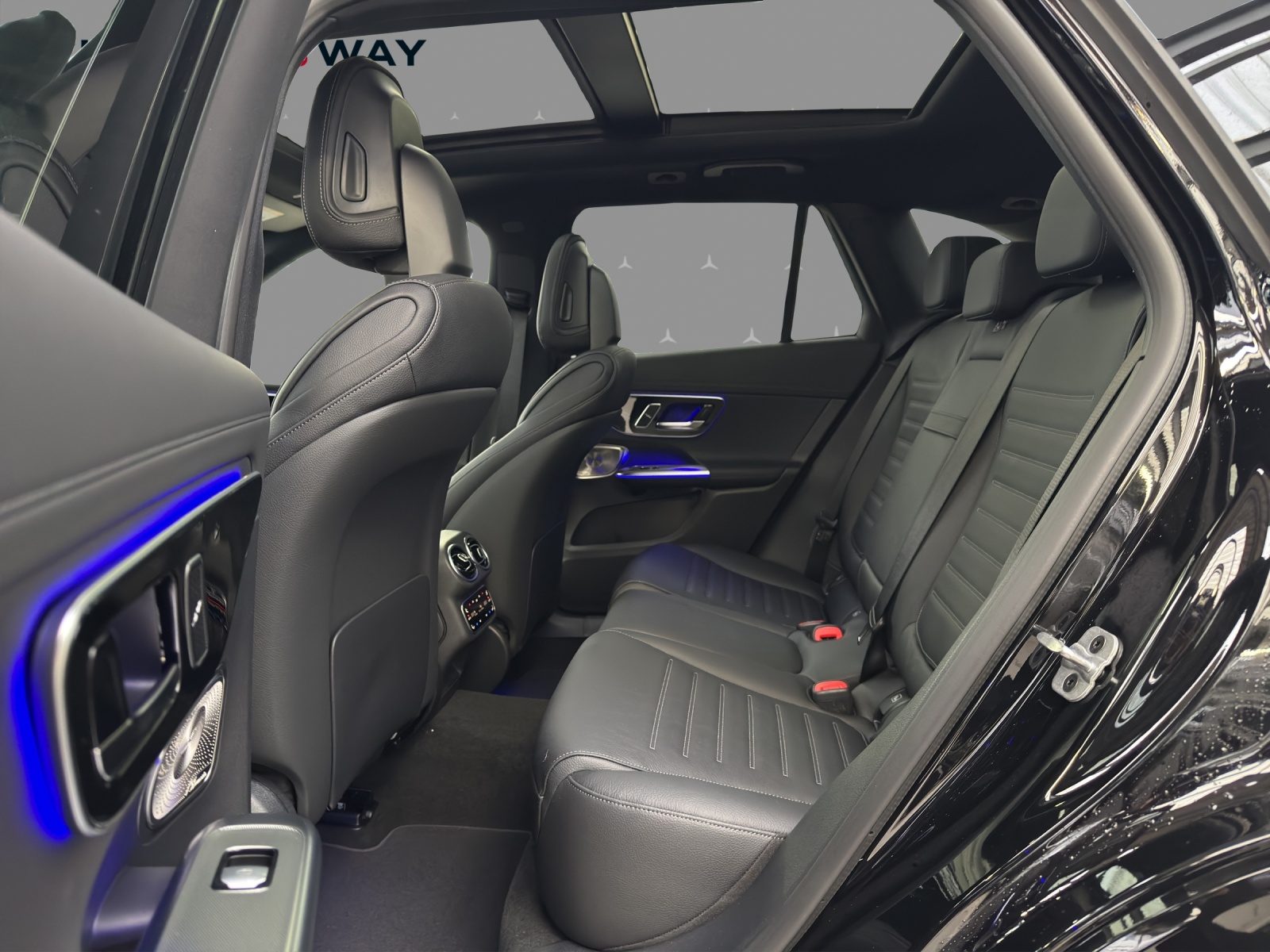 MERCEDES-BENZ GLC 300 de 4Matic EQ Star 9G-Tronic-image-15