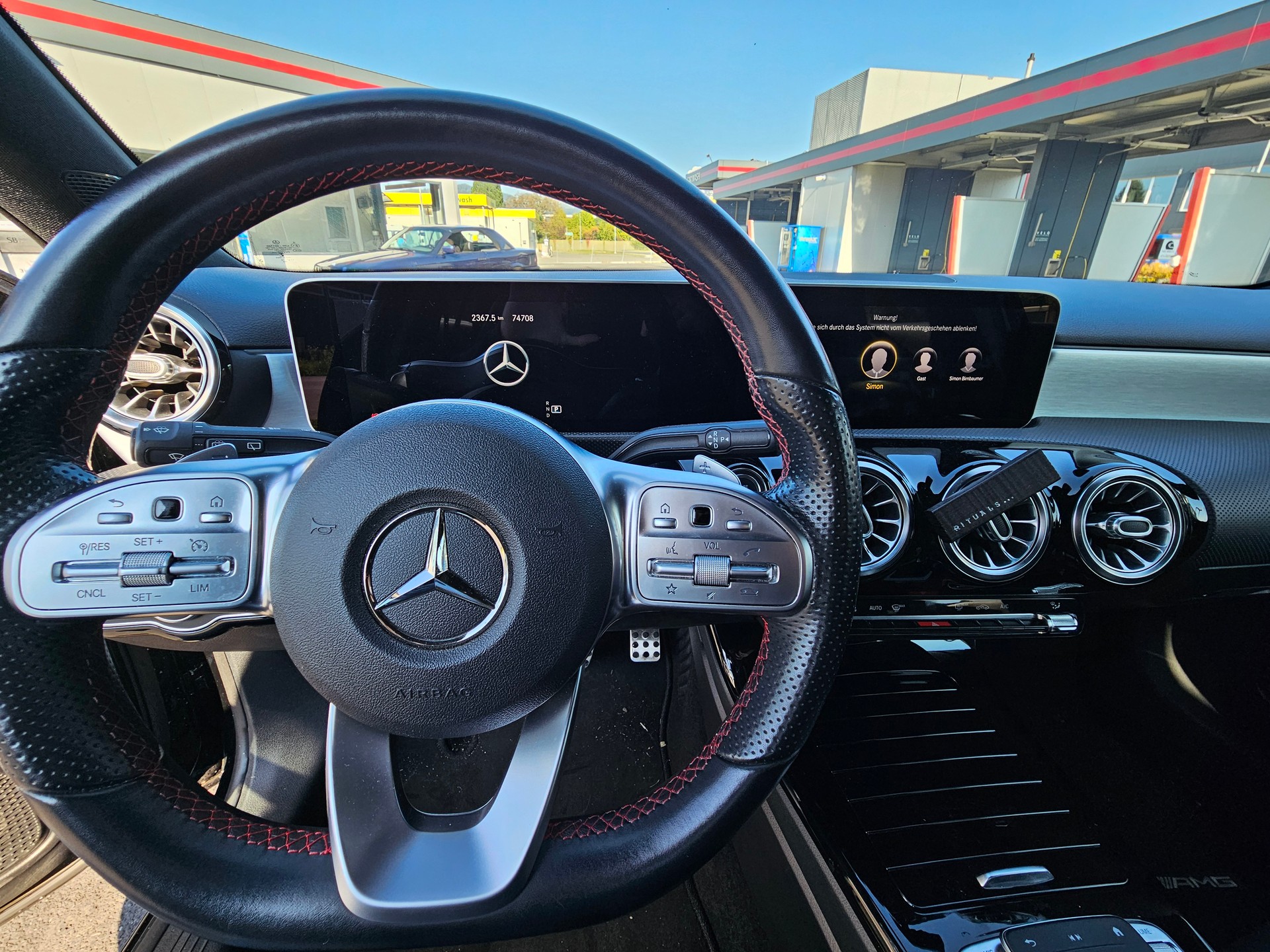 MERCEDES-BENZ A 250 AMG Line 7G-DCT-image-1
